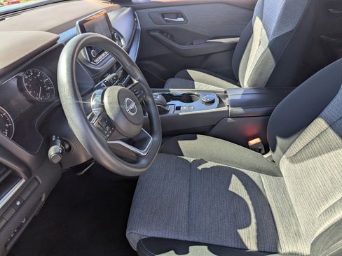 Used 2023 Nissan Rogue SV image 11