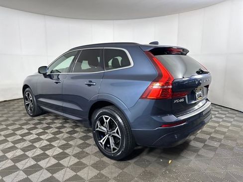 Used 2022 Volvo XC60 B5 Momentum w/ Climate Package AWD/4WD image 5