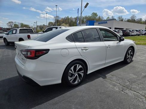 Used 2025 Subaru Legacy Premium AWD/4WD image 9