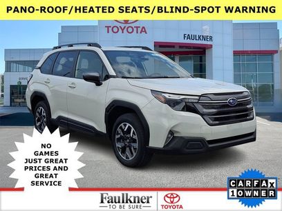 Used 2025 Subaru Forester Premium w/ Convenience Package #1
