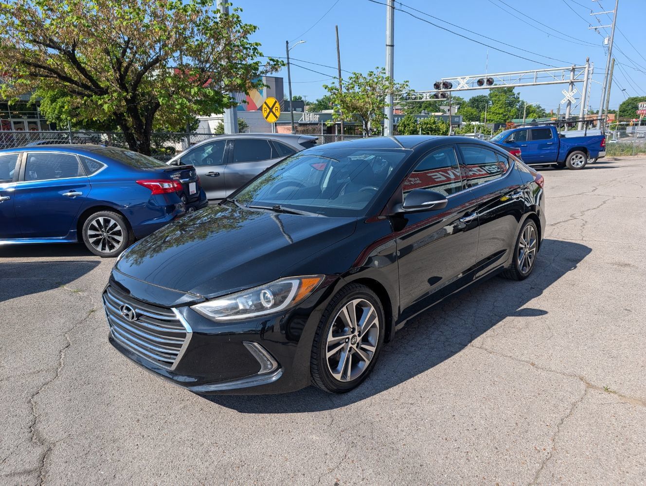 Used 2017 Hyundai Elantra Limited FWD image 3