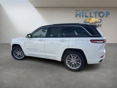 Used 2022 Jeep Grand Cherokee Summit w/ Luxury Tech Group V image 10