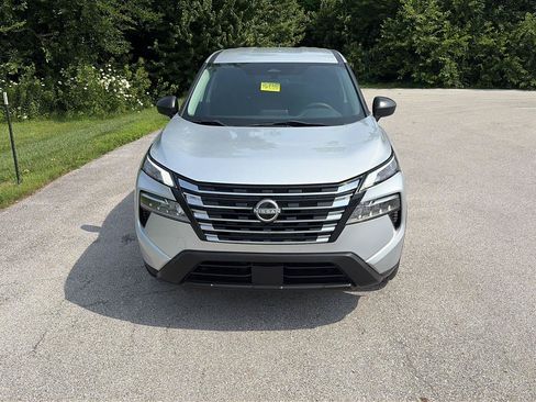 Used 2024 Nissan Rogue S FWD image 8