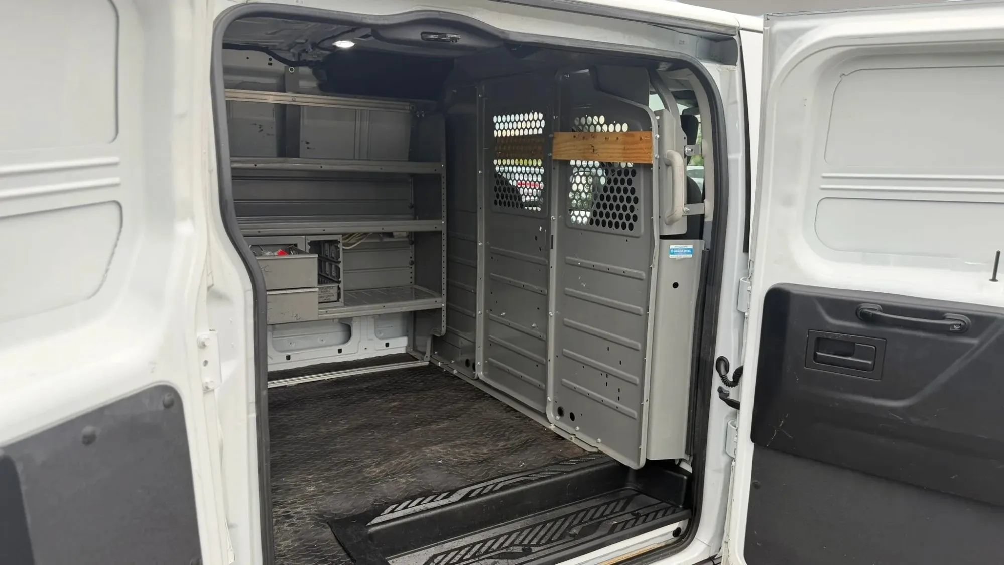 Used 2019 Ford Transit 150 130 Low Roof RWD image 28