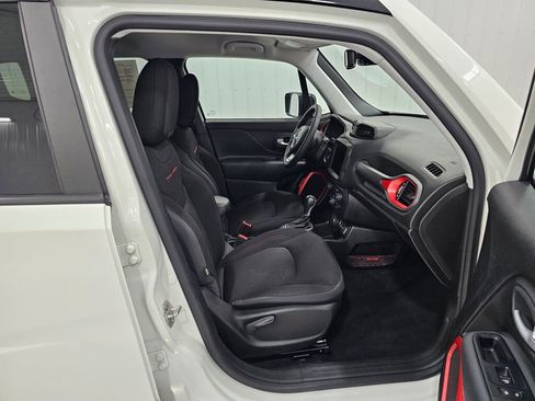 Used 2023 Jeep Renegade Trailhawk image 17