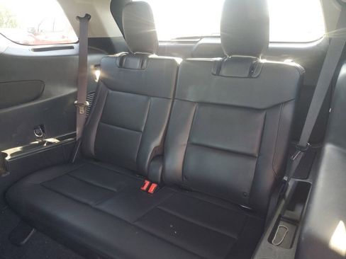 Used 2022 Ford Explorer XLT w/ Equipment Group 202A AWD/4WD image 15