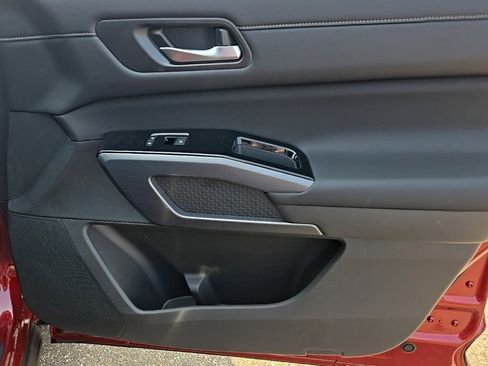 New 2025 Nissan Pathfinder SL image 29