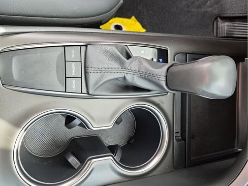 Used 2024 Toyota Camry SE image 39