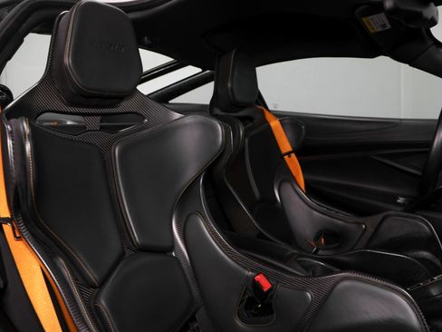 Used 2021 McLaren 765LT RWD image 2