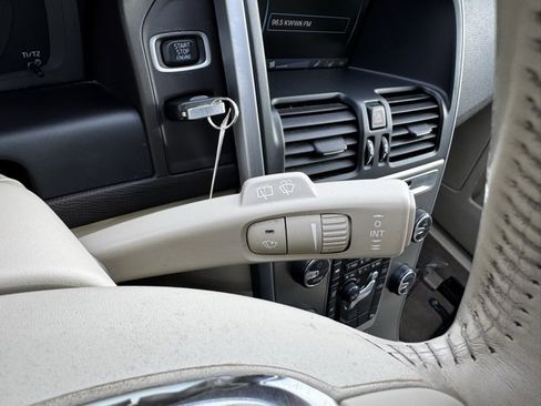 Used 2011 Volvo XC60 T6 image 26