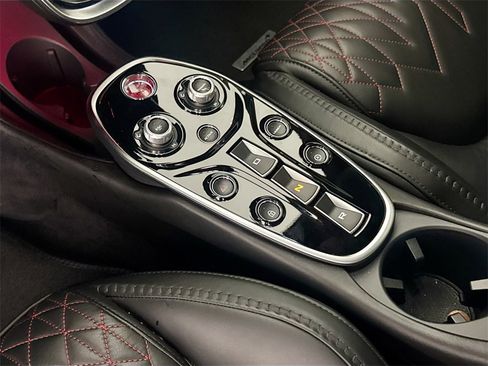 Used 2023 McLaren GT image 17