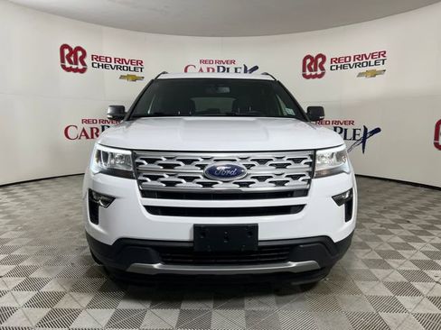 Used 2019 Ford Explorer XLT w/ Equipment Group 201A image 2