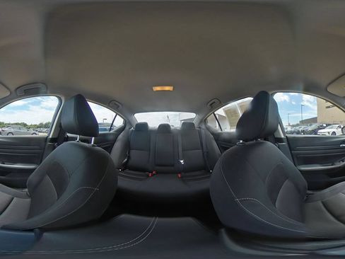 Used 2025 Nissan Altima 2.5 SV FWD image 42