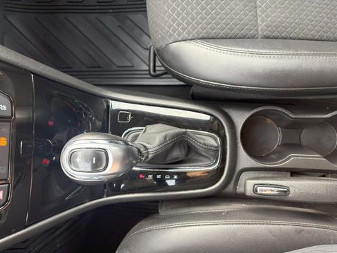 Used 2022 Buick Encore Preferred w/ Safety Package image 19