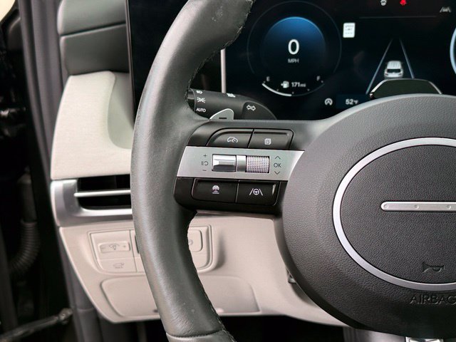 Certified 2025 Hyundai Tucson Limited AWD/4WD image 17