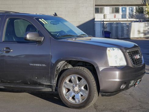 Used 2011 GMC Yukon XL SLT AWD/4WD image 2