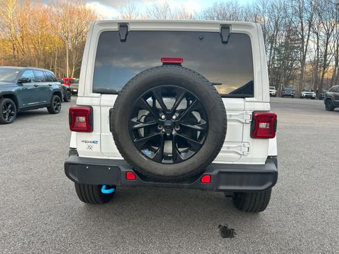 Used 2023 Jeep Wrangler Sahara w/ Cold Weather Group image 29