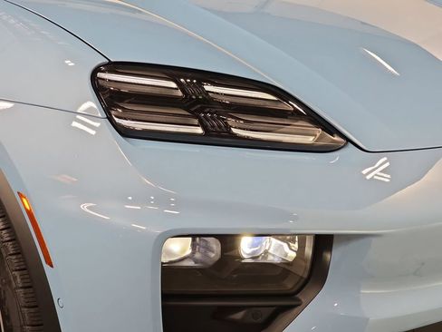 New 2026 Porsche Macan Electric RWD image 12