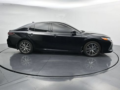 Used 2024 Toyota Camry XLE FWD image 9