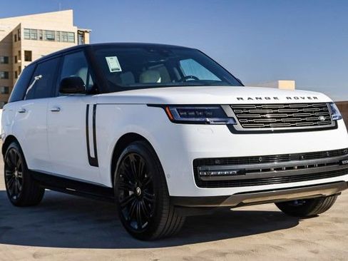 New 2025 Land Rover Range Rover SE image 3