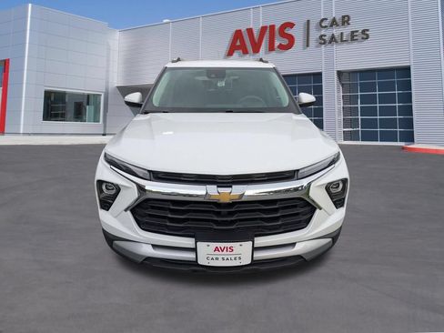 Used 2025 Chevrolet TrailBlazer LT AWD/4WD image 2