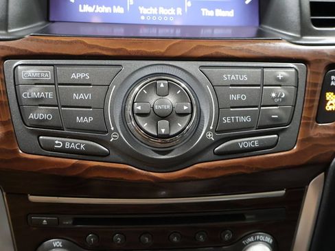 Used 2017 Nissan Pathfinder Platinum AWD/4WD image 28