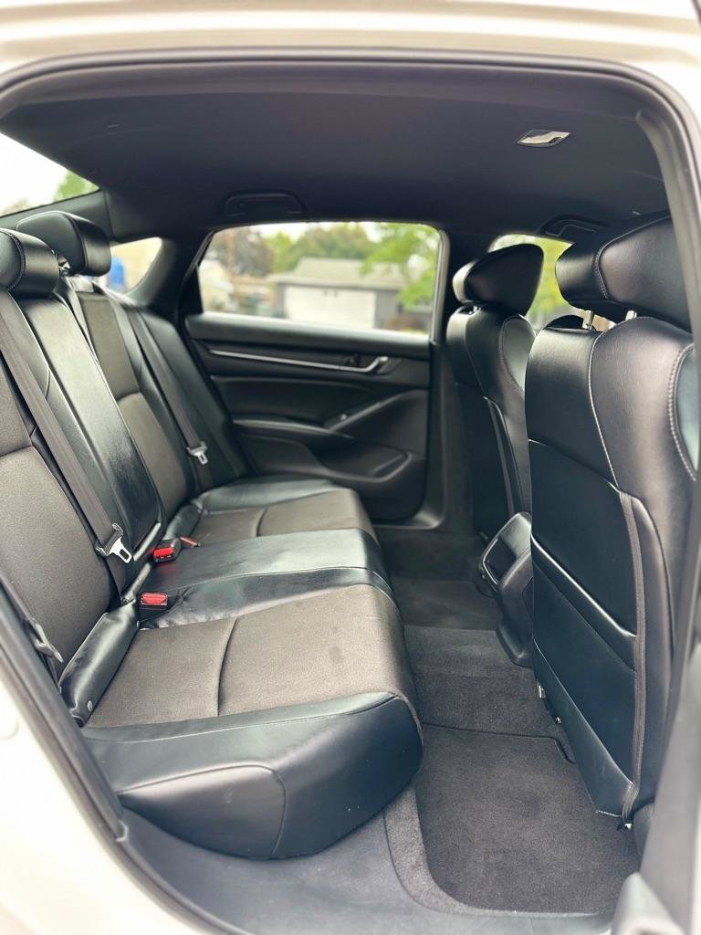 Used 2018 Honda Accord Sport image 17