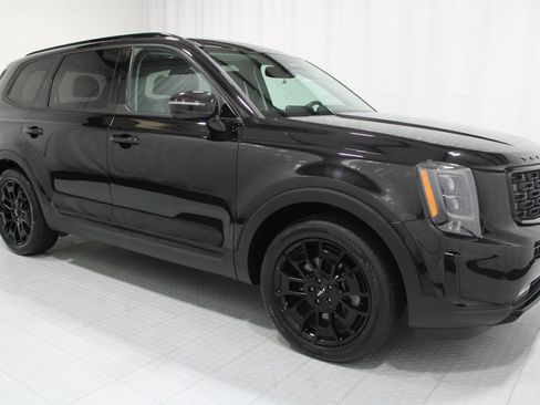 Used 2022 Kia Telluride SX w/ SX Prestige Package AWD/4WD image 3