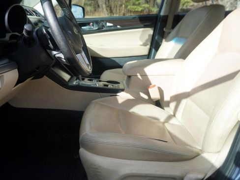 Used 2017 Subaru Legacy 2.5i Limited image 10