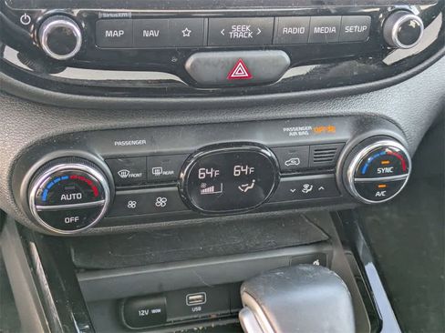 Used 2024 Kia Soul EX image 30