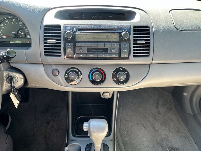 Used 2003 Toyota Camry LE FWD image 19