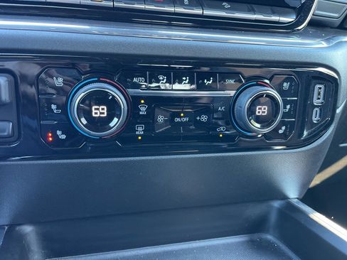 Used 2024 Chevrolet Silverado 2500 High Country w/ Technology Package image 12