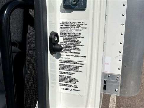 New 2025 Chevrolet Low Cab Forward image 10