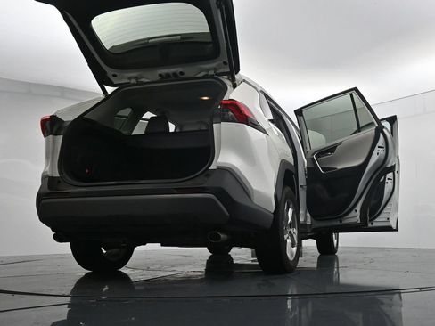 Used 2020 Toyota RAV4 Limited AWD/4WD image 30