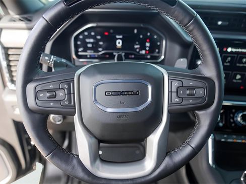 Used 2025 GMC Sierra 1500 Denali image 15