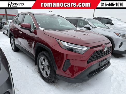 Used 2022 Toyota RAV4 XLE image 1