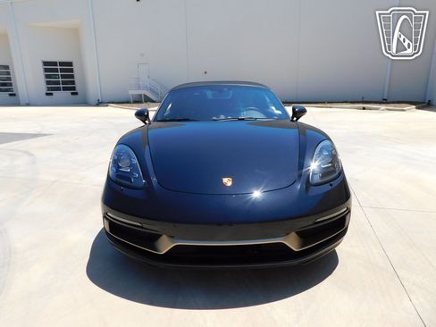 Used 2021 Porsche 718 Boxster image 6