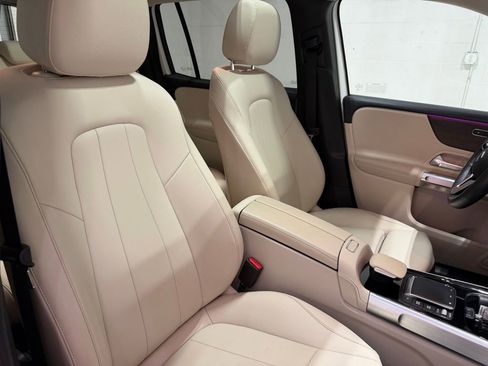 Used 2022 Mercedes-Benz GLB 250 4MATIC w/ Premium Package Lite image 48