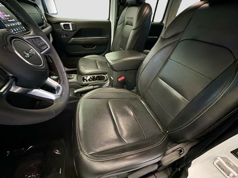 Used 2023 Jeep Wrangler Unlimited Sahara image 11