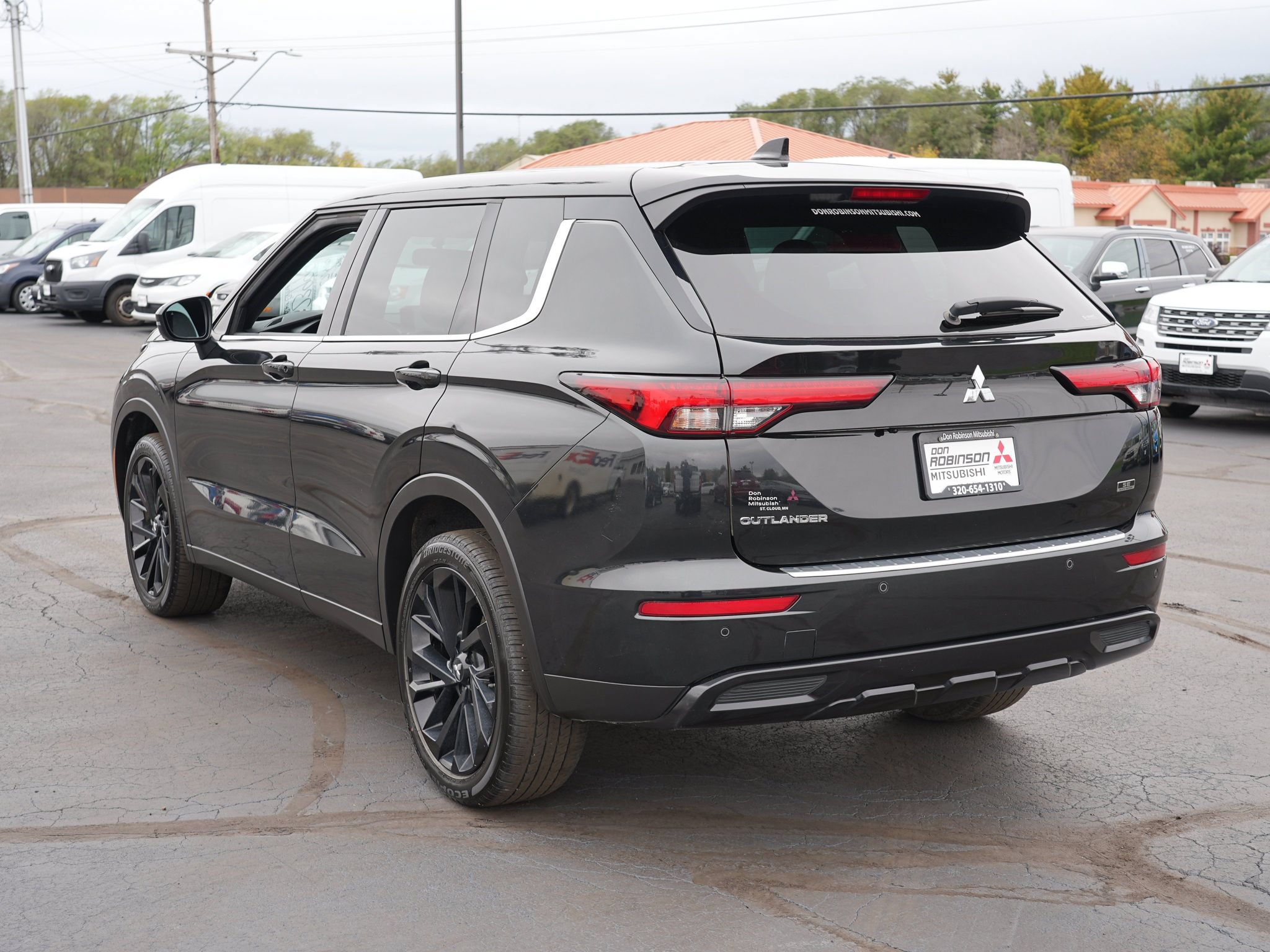 Used 2023 Mitsubishi Outlander SE Black Edition AWD/4WD image 6