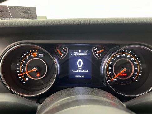 Used 2022 Jeep Wrangler Willys image 16