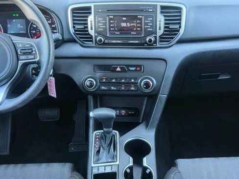 Used 2019 Kia Sportage LX AWD/4WD image 18