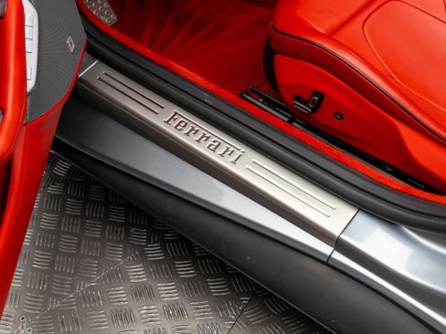 Certified 2019 Ferrari Portofino RWD image 18