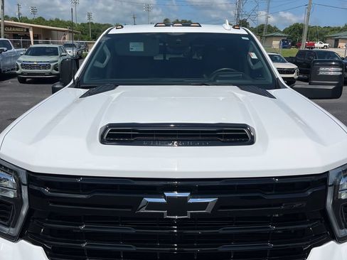 Used 2025 Chevrolet Silverado 2500 LTZ w/ Trail Boss Package AWD/4WD image 3