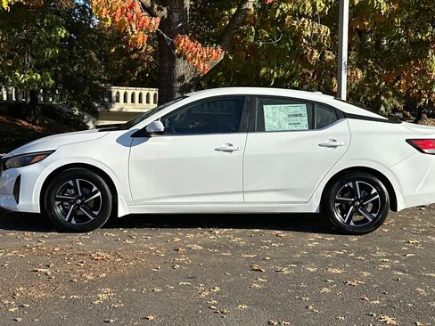 New 2025 Nissan Sentra SV image 5