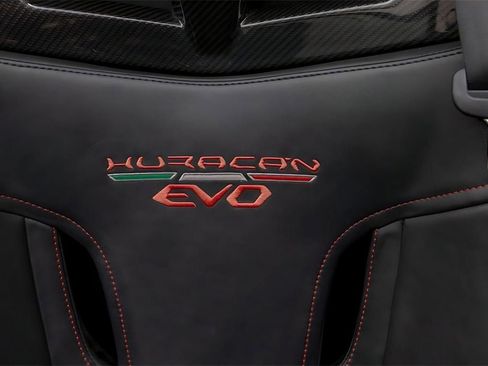Used 2020 Lamborghini Huracan EVO image 7