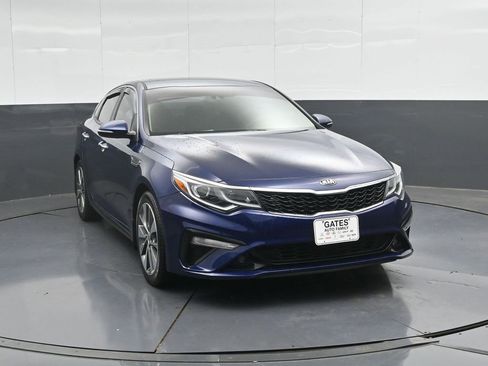 Used 2019 Kia Optima S image 5