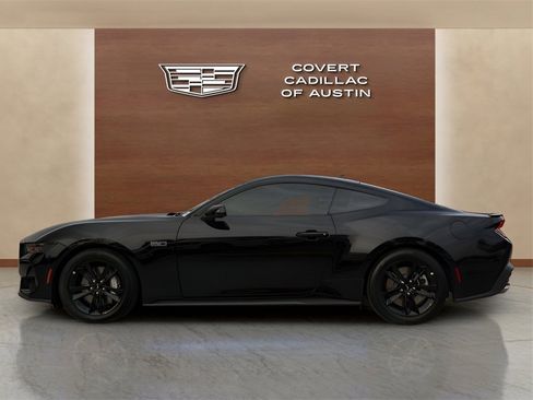 Used 2025 Ford Mustang GT image 2