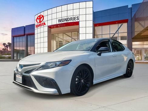 Used 2023 Toyota Camry XSE image 2