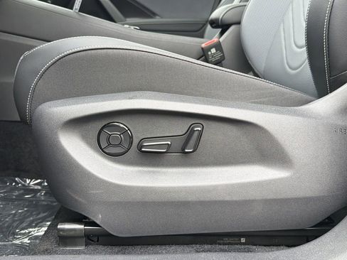New 2026 Volkswagen Tiguan SE R-Line FWD image 24